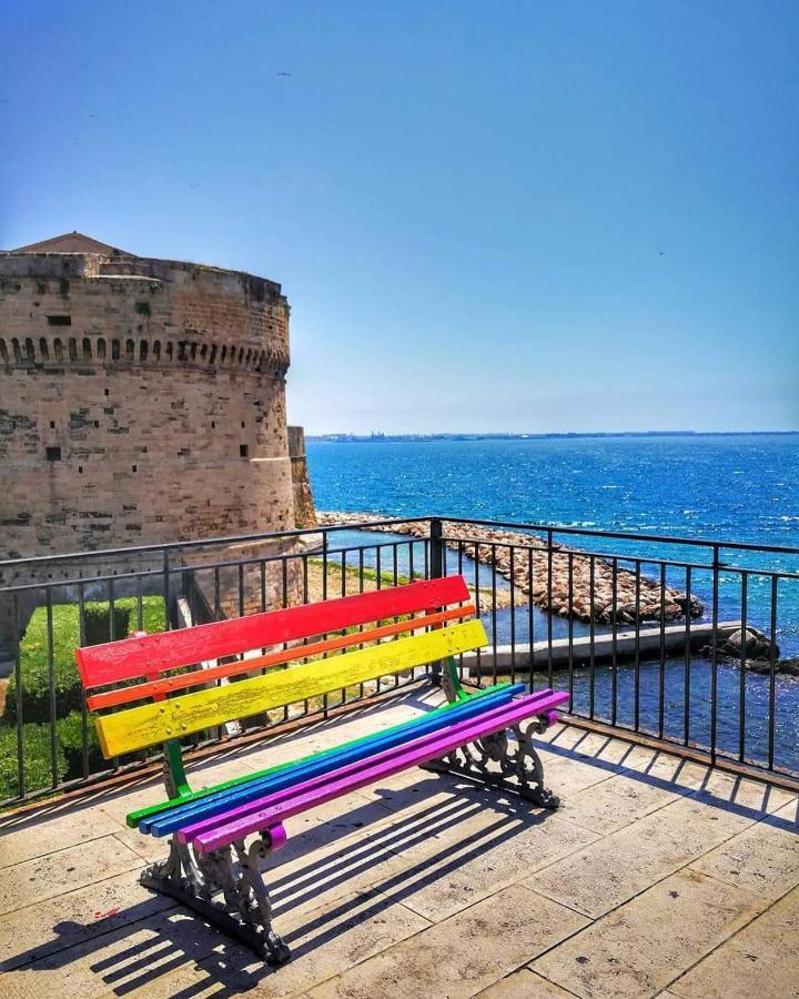Al Molo Sant'Eligio Hotel ตารันโต ภายนอก รูปภาพ