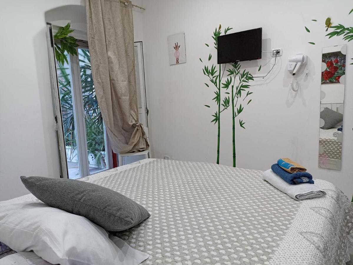 Al Molo Sant'Eligio Hotel ตารันโต ภายนอก รูปภาพ