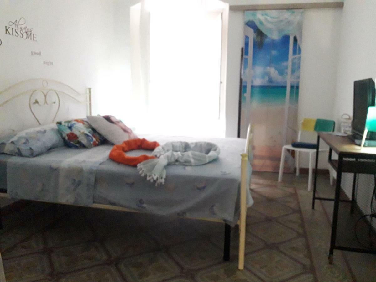 Al Molo Sant'Eligio Hotel ตารันโต ภายนอก รูปภาพ